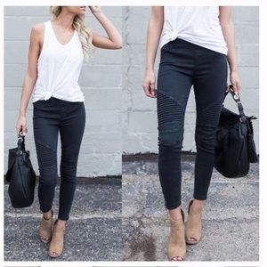 Black moto jeggings / leggings